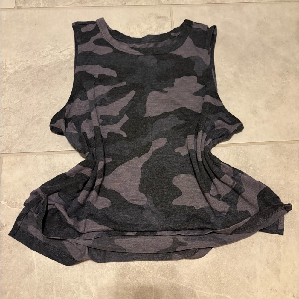 Old Navy Black and Gray Camouflage Tank Top